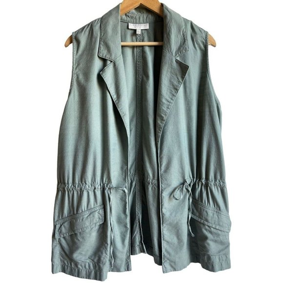 Collared Utility Vest with Pockets - Picture 1 of 9